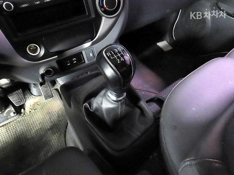 Kia Bongo 3 (light truck)1.2Ton Wing Body Extra Long Manual식 King Cab Prestige - 9
