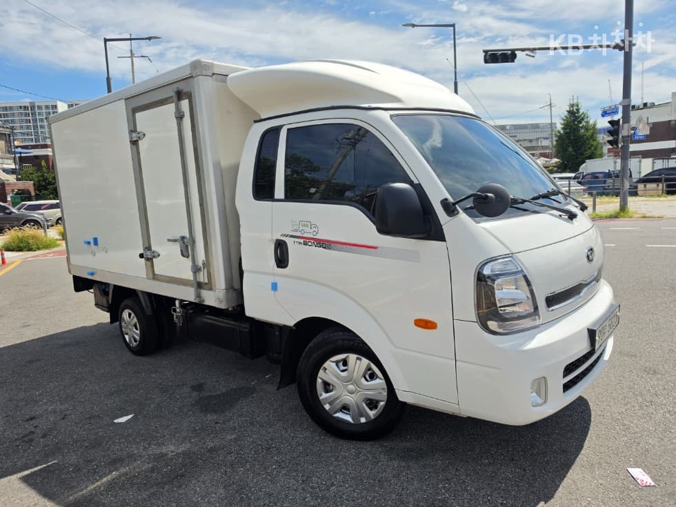Киа The New (фейслифт) Бонго 3 (лек)Box Truck 1 тон 표준형 Королевска кабина Удължено междуосие L - 3