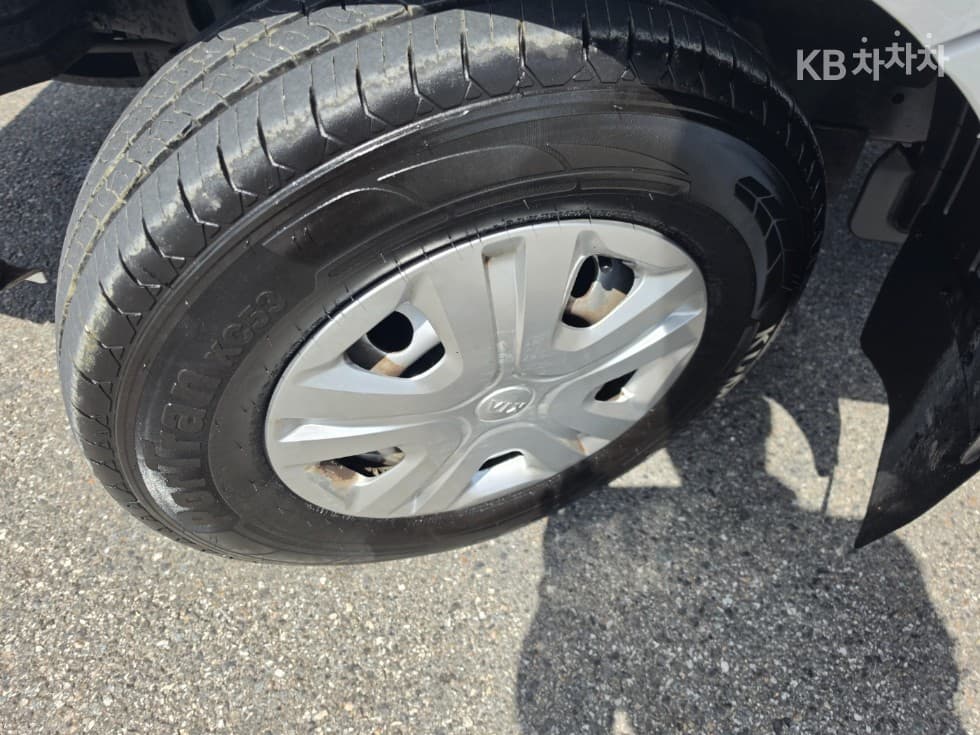 Киа The New (фейслифт) Бонго 3 (лек)Box Truck 1 тон 표준형 Королевска кабина Удължено междуосие L - 19