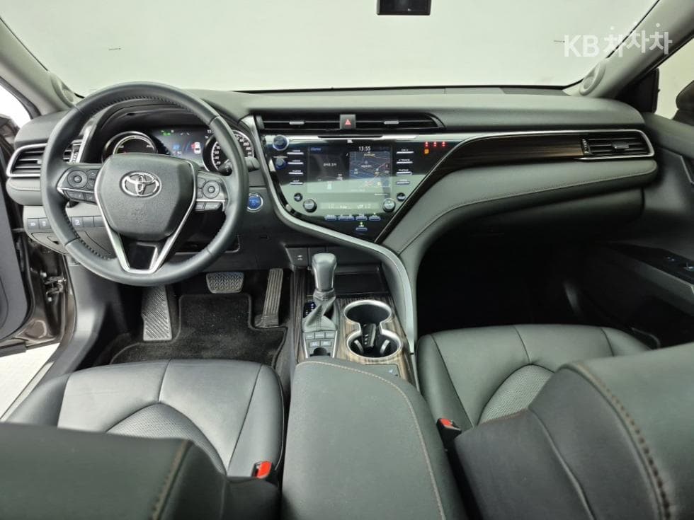 Toyota Camry XV702.5L hybrid XLE - 5