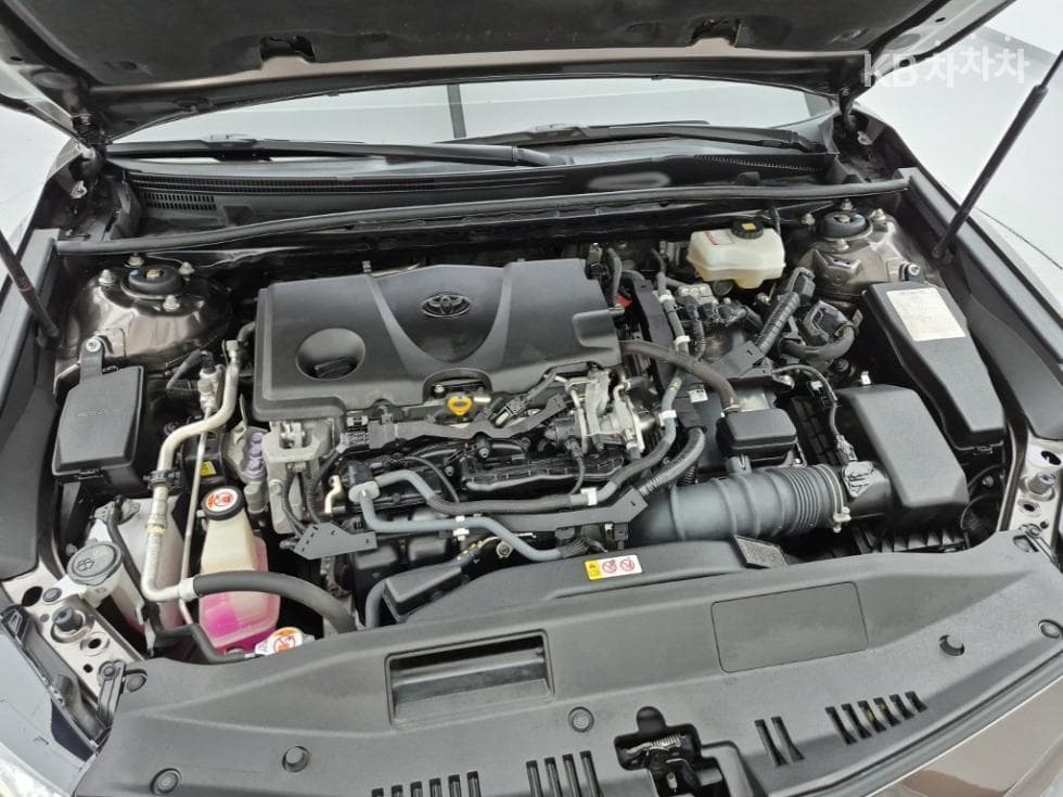 Toyota Camry XV702.5L hybrid XLE - 6