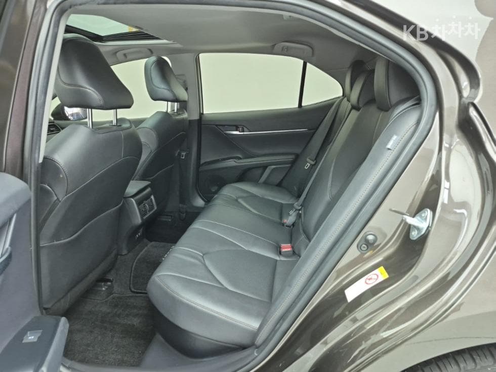 Toyota Camry XV702.5L hybrid XLE - 12