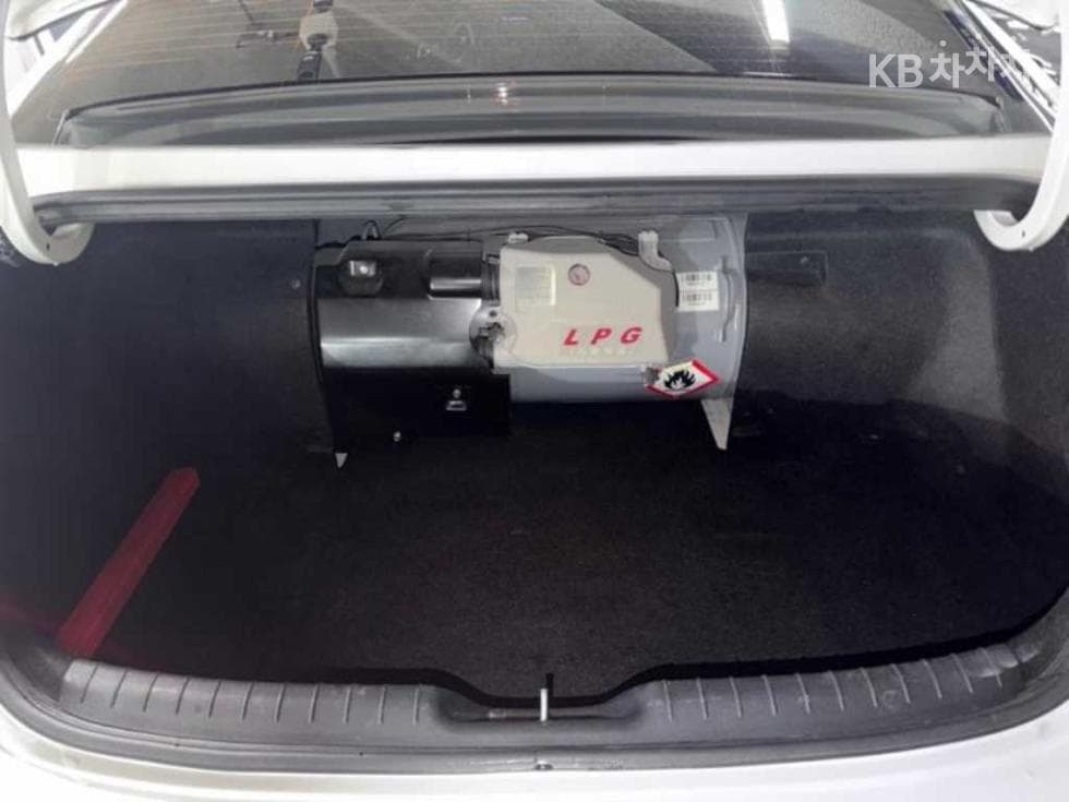 Хюндай All New Avante (Elantra)(CN7)Рент-а-кар 1.6 LPi Стил - 18