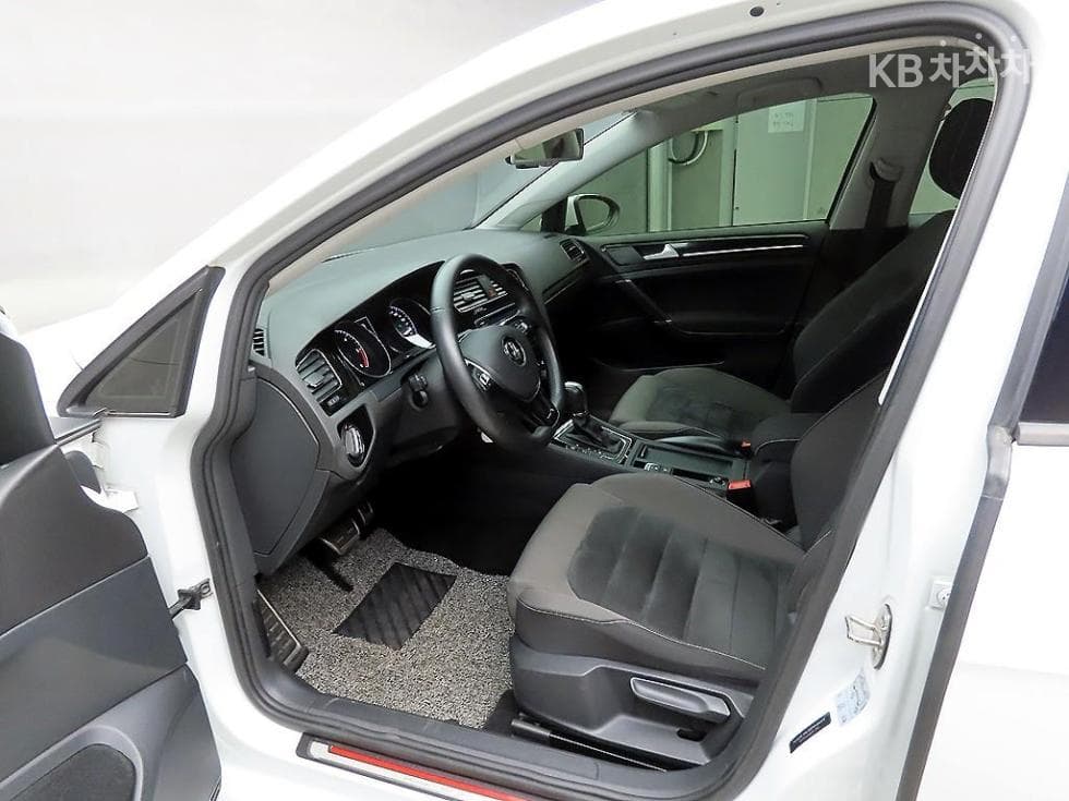 Volkswagen Golf2.0 Turbo Diesel Injection MK7 - 5