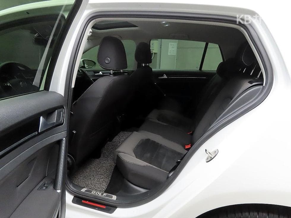 Volkswagen Golf2.0 Turbo Diesel Injection MK7 - 6