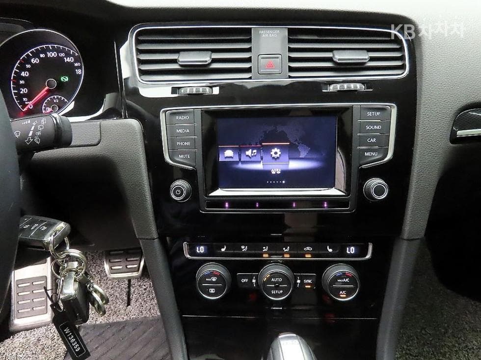 Volkswagen Golf2.0 Turbo Diesel Injection MK7 - 15