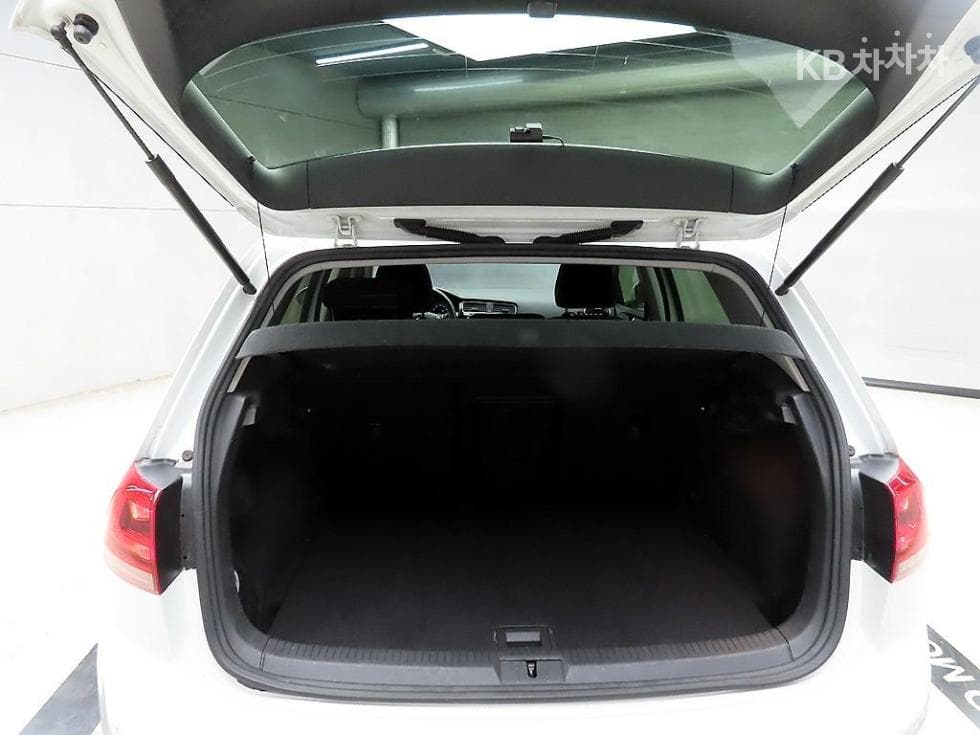 Volkswagen Golf2.0 Turbo Diesel Injection MK7 - 18