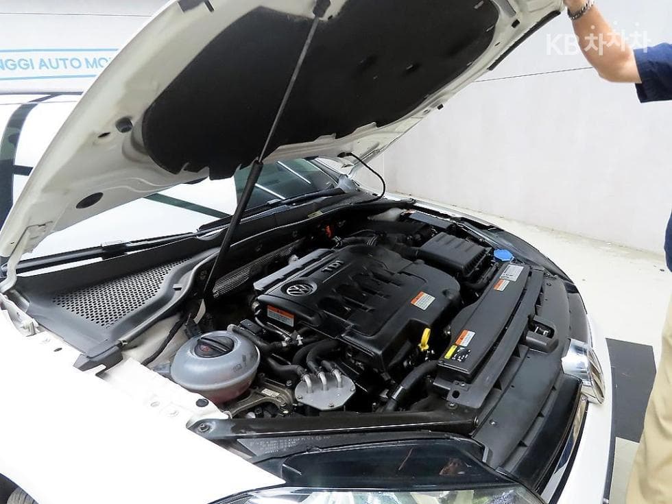 Volkswagen Golf2.0 Turbo Diesel Injection MK7 - 19