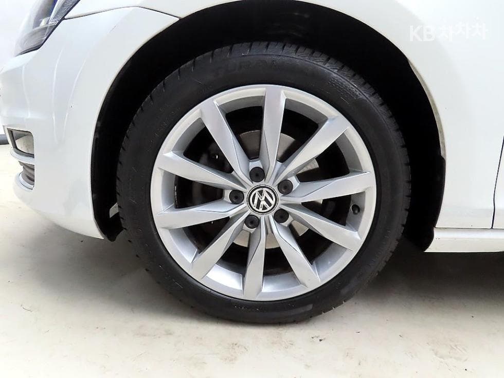 Volkswagen Golf2.0 Turbo Diesel Injection MK7 - 20