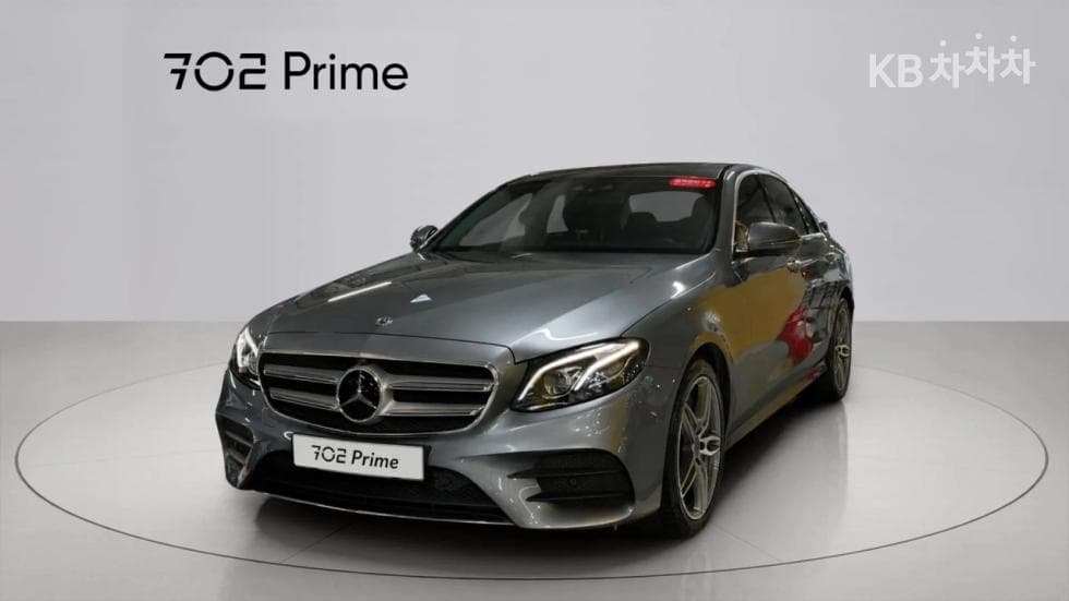 Mercedes-Benz E-Class (W213) E300 4Matic AMG Line - Image 1