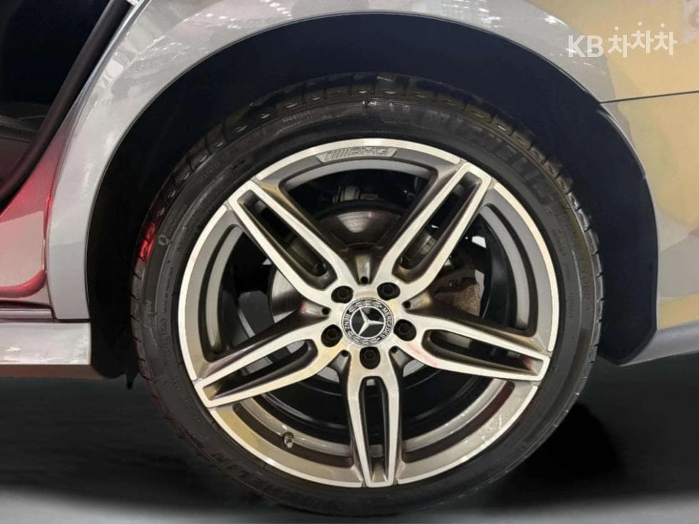 Mercedes-Benz E-Class (W213)E300 4Matic AMG Line - 5