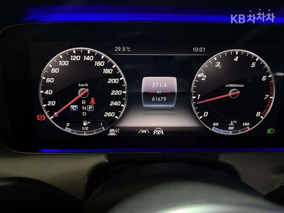 Mercedes-Benz E-Class (W213)E300 4Matic AMG Line - 13