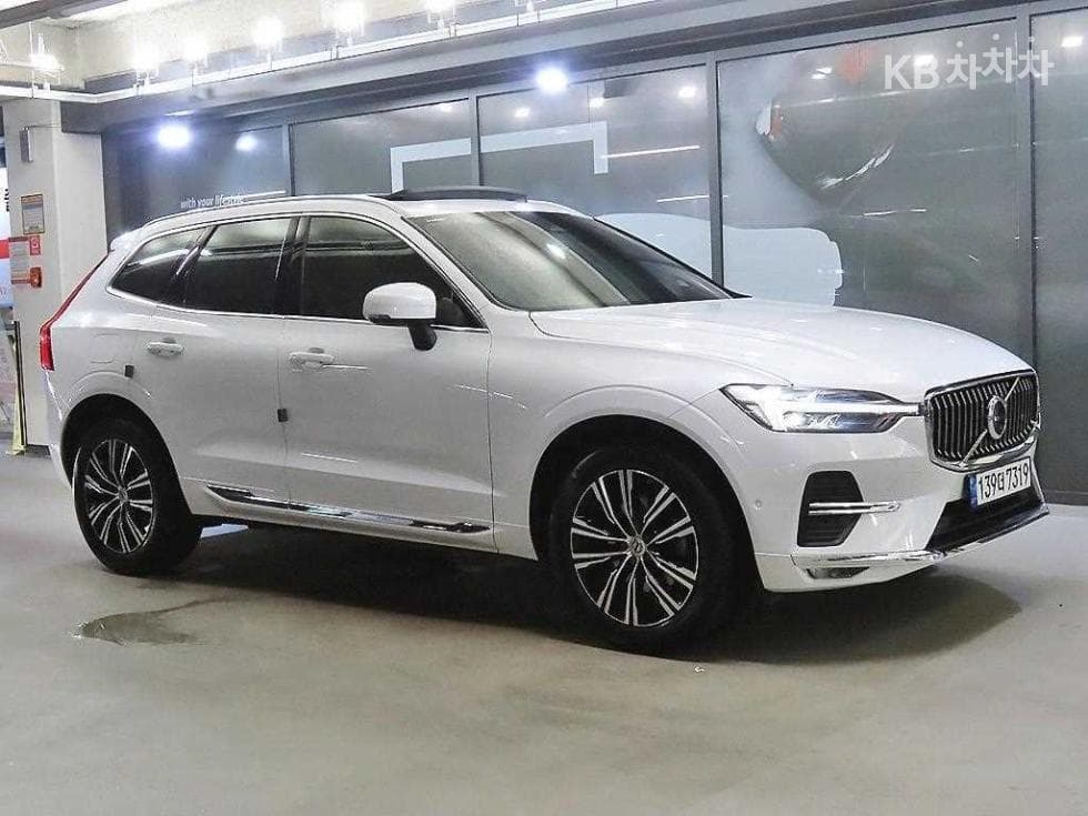 Volvo XC60 Second generation B5 Inscription - Image 1