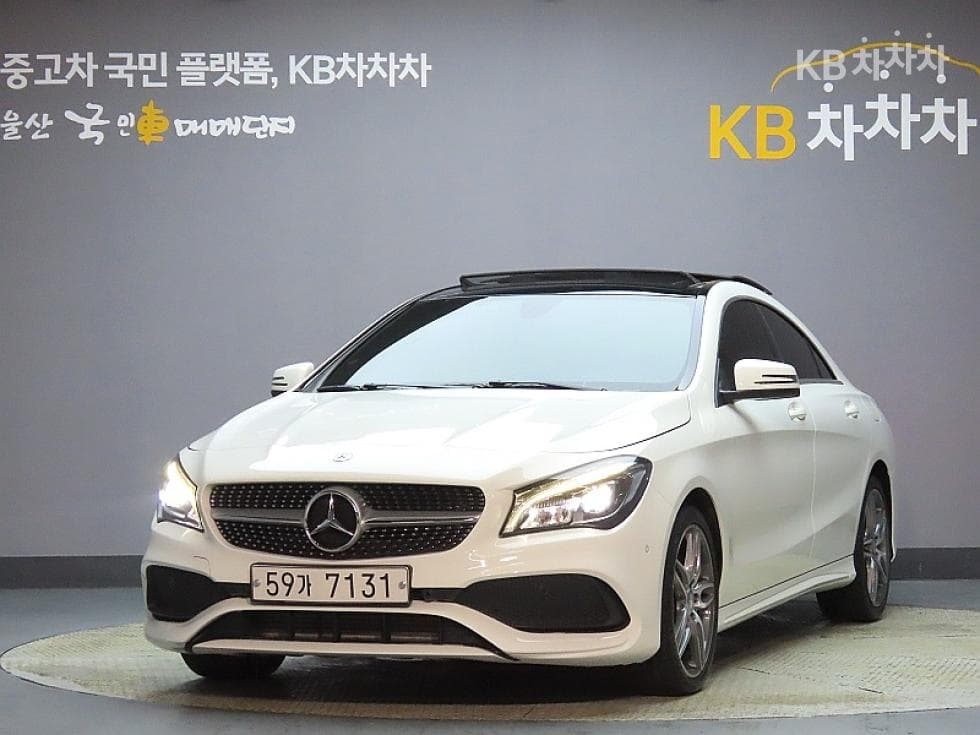 Mercedes-Benz CLA클래스 CLA220 AMG Line - Image 1