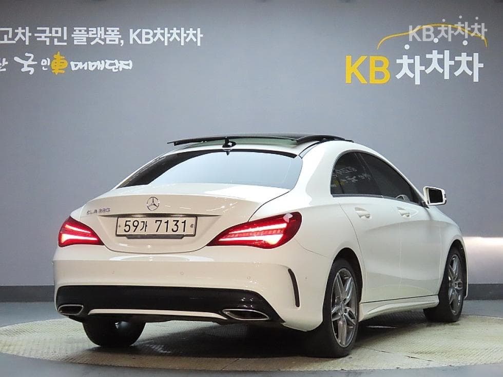 Mercedes-Benz CLA클래스CLA220 AMG Line - 2