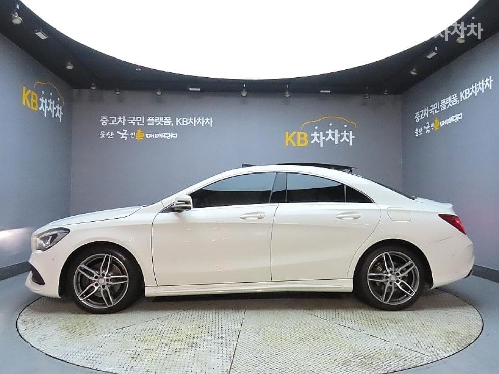 Mercedes-Benz CLA클래스CLA220 AMG Line - 5