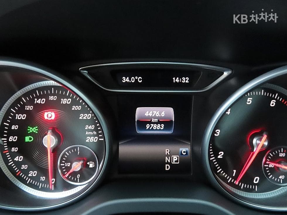Mercedes-Benz CLA클래스CLA220 AMG Line - 8