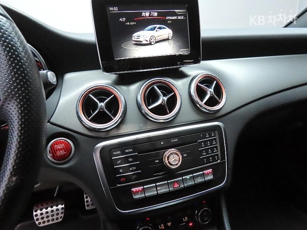 Mercedes-Benz CLA클래스CLA220 AMG Line - 17