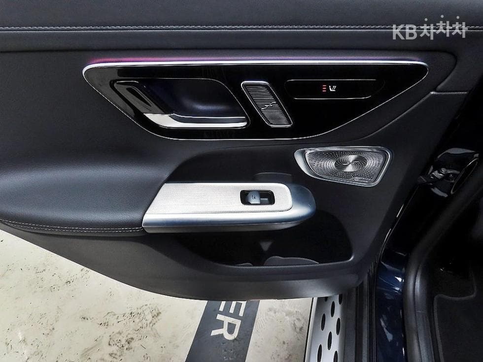 Mercedes-Benz GLC(X254)GLC300 4Matic Coupe AMG Line - 12