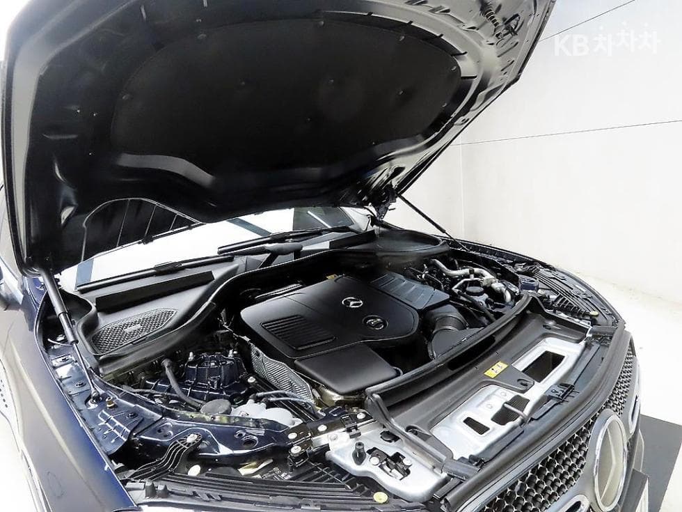 Mercedes-Benz GLC(X254)GLC300 4Matic Coupe AMG Line - 19