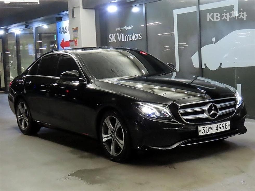 Mercedes-Benz E-Клас (W213) E300 Avantgarde - Image 1