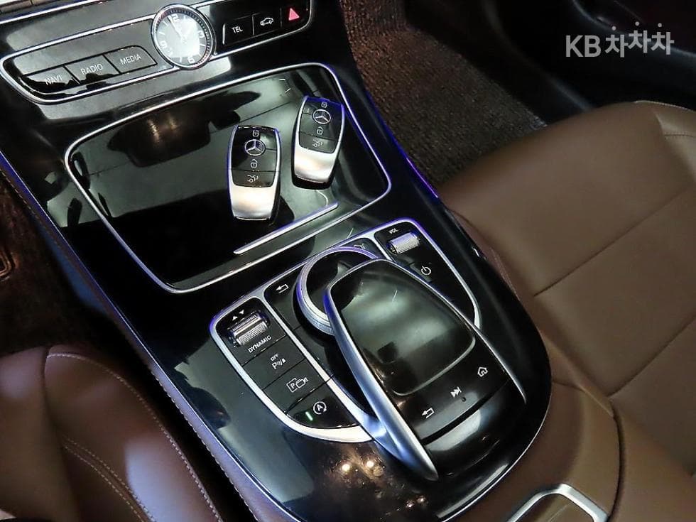 Mercedes-Benz E-Клас (W213)E300 Avantgarde - 15