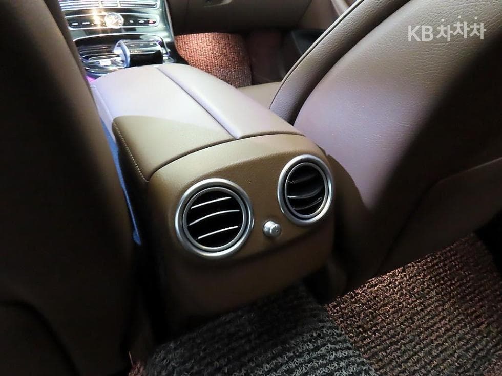 Mercedes-Benz E-Клас (W213)E300 Avantgarde - 16
