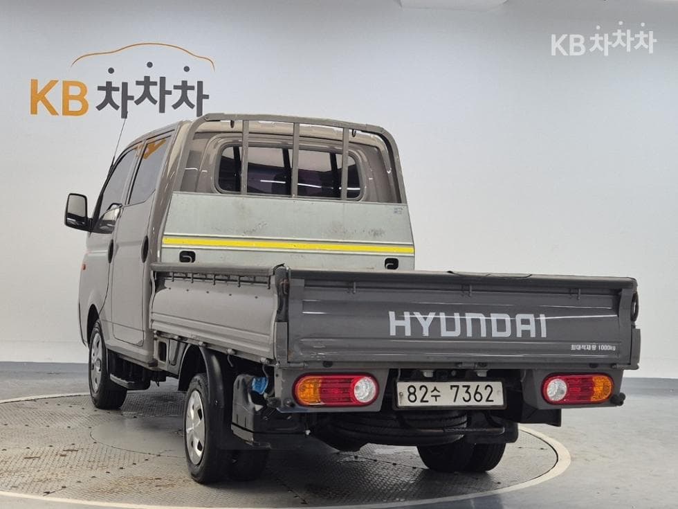Hyundai Porter 2Extra Long Double Cab CRDi Smart - 2