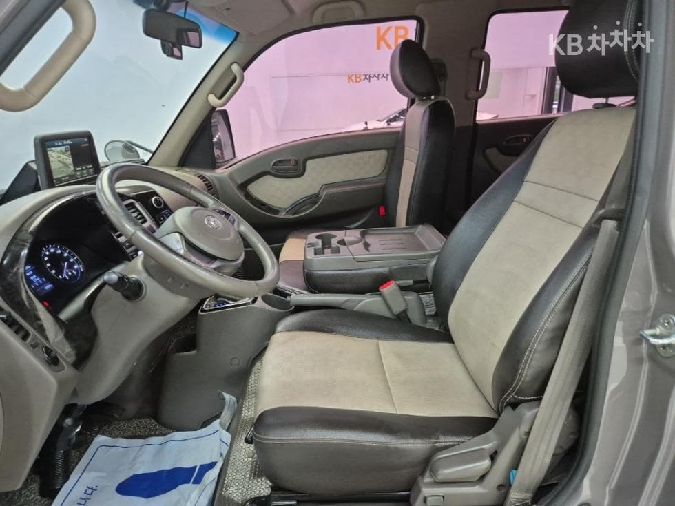 Hyundai Porter 2Extra Long Double Cab CRDi Smart - 10