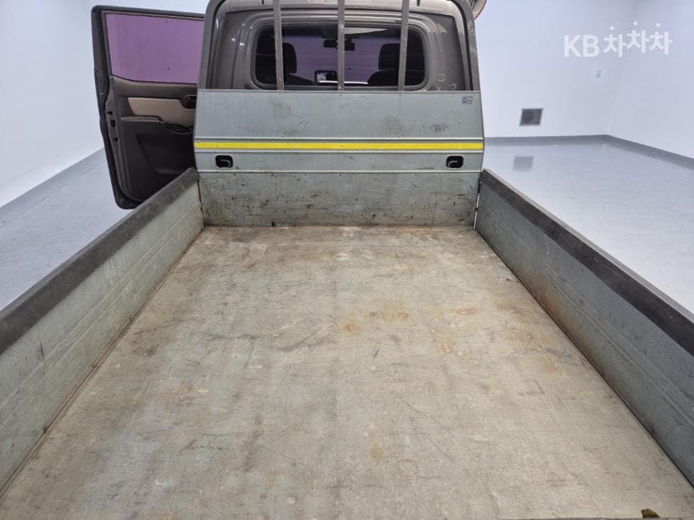 Hyundai Porter 2Extra Long Double Cab CRDi Smart - 17