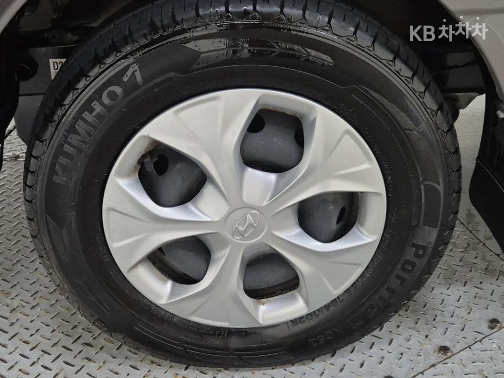 Hyundai Porter 2Extra Long Double Cab CRDi Smart - 18