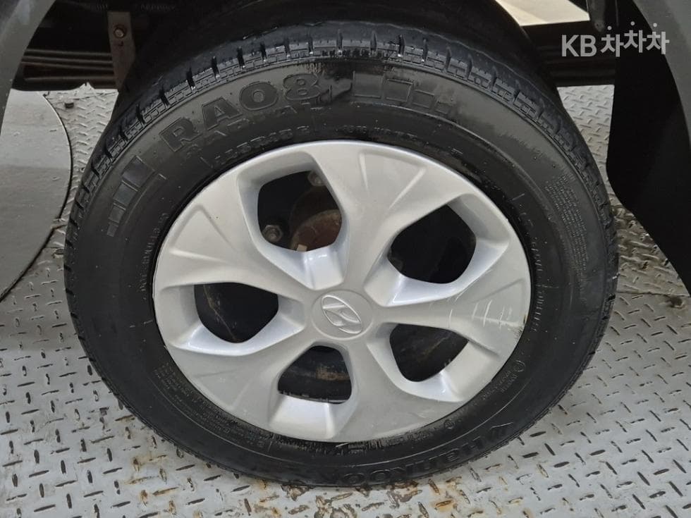 Hyundai Porter 2Extra Long Double Cab CRDi Smart - 19