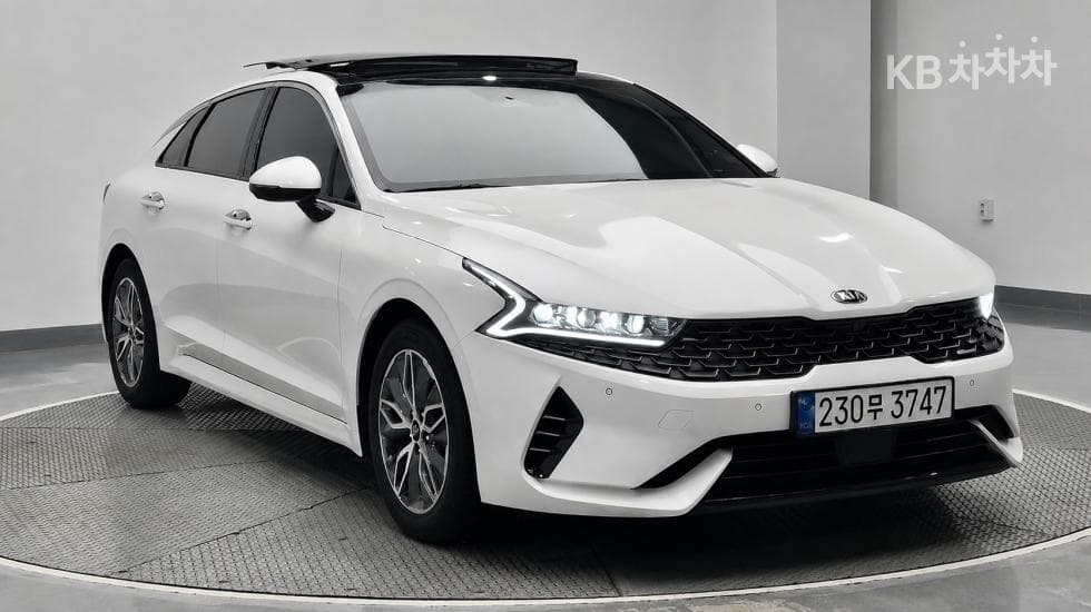 Kia K5 Hybrid 3rd Gen 2.0 HEV Noblesse - Image 1