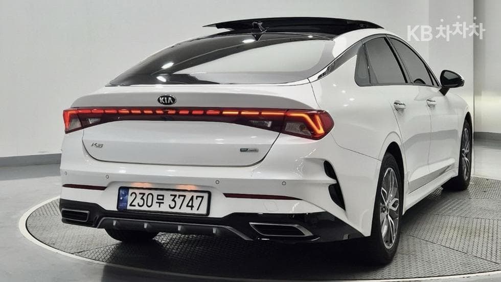 Kia K5 Hybrid 3rd Gen2.0 HEV Noblesse - 3