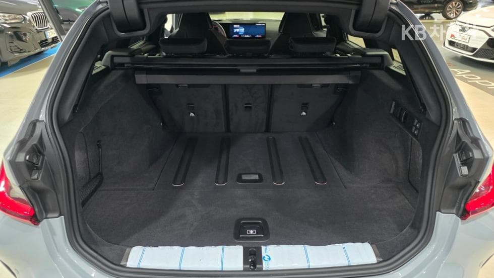 BMW M시리즈M3 투어링 Competition M xDrive - 11