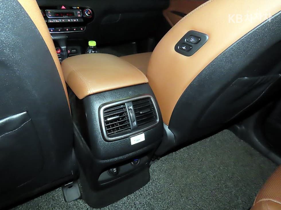 Киа The New (фейслифт) Sorento2.0 Дизел 2WD Noblesse - 16