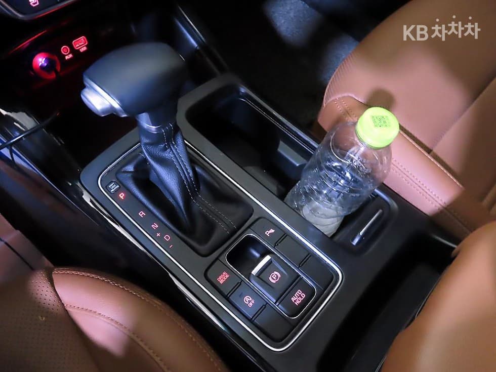 Киа The New (фейслифт) Sorento2.0 Дизел 2WD Noblesse - 17