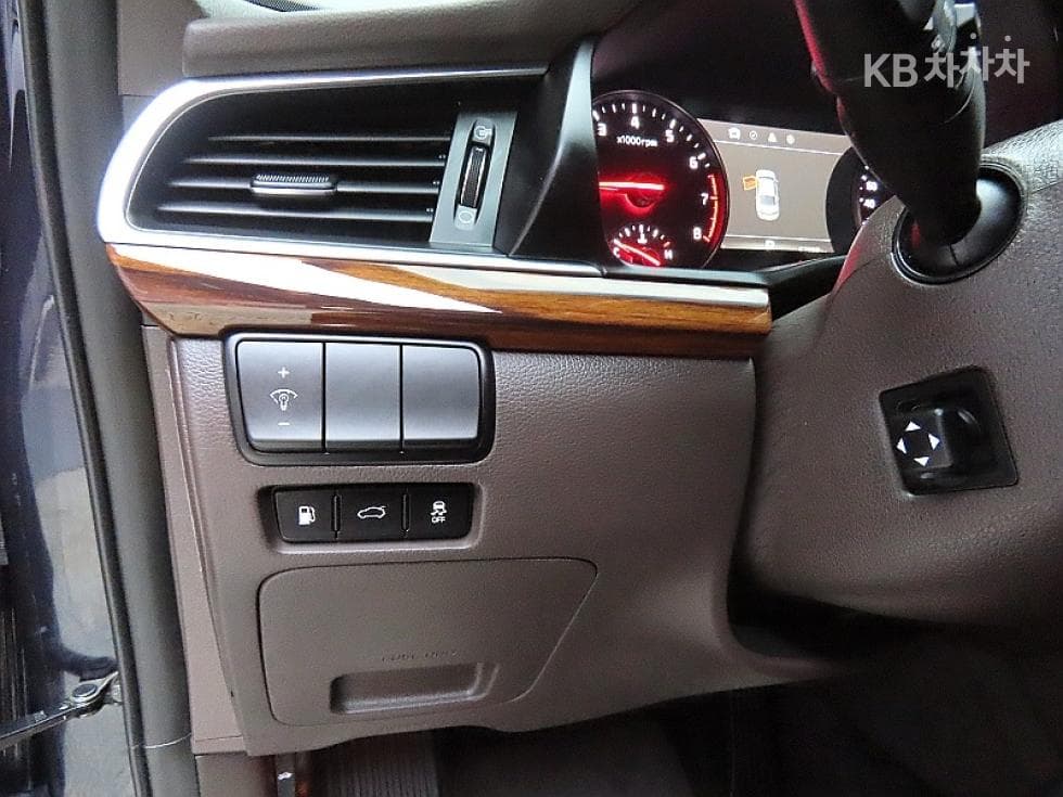 Kia All New K73.3 GDI Noblesse Special (special feature/edition) - 12