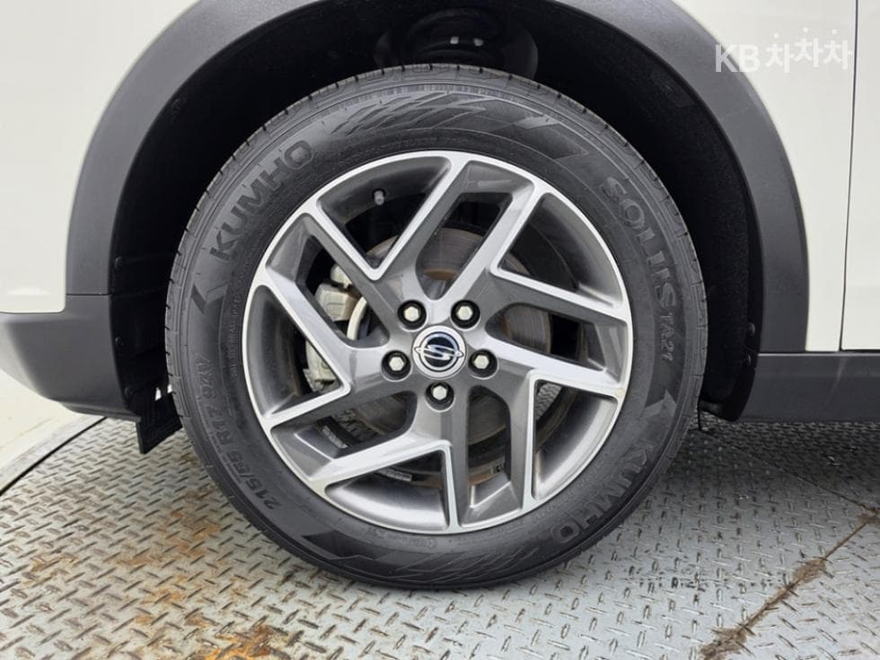 KG Mobility Very New (facelift/refresh; particularly for Tivoli) TivoliGasoline V3 2WD Standard - 5