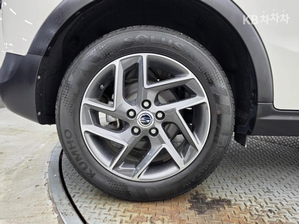 KG Mobility Very New (facelift/refresh; particularly for Tivoli) TivoliGasoline V3 2WD Standard - 8