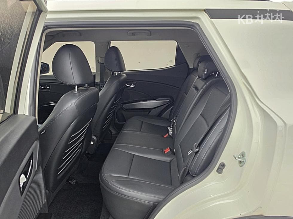 KG Mobility Very New (facelift/refresh; particularly for Tivoli) TivoliGasoline V3 2WD Standard - 12