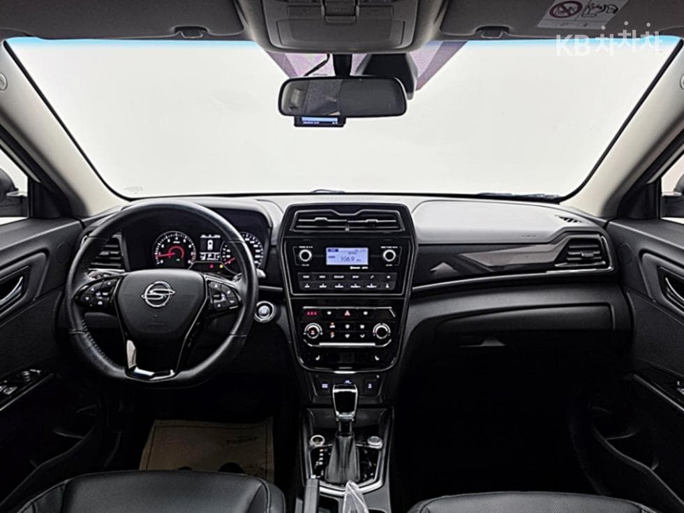 KG Mobility Very New (facelift/refresh; particularly for Tivoli) TivoliGasoline V3 2WD Standard - 13