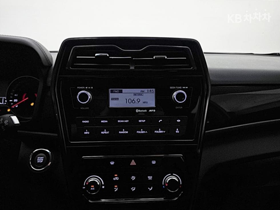 KG Mobility Very New (facelift/refresh; particularly for Tivoli) TivoliGasoline V3 2WD Standard - 18