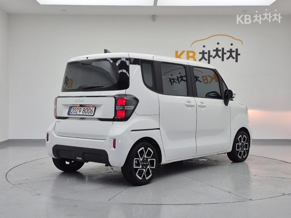 Kia The New (facelift) Kia Ray (van)1.0 Gasoline Signature - 4