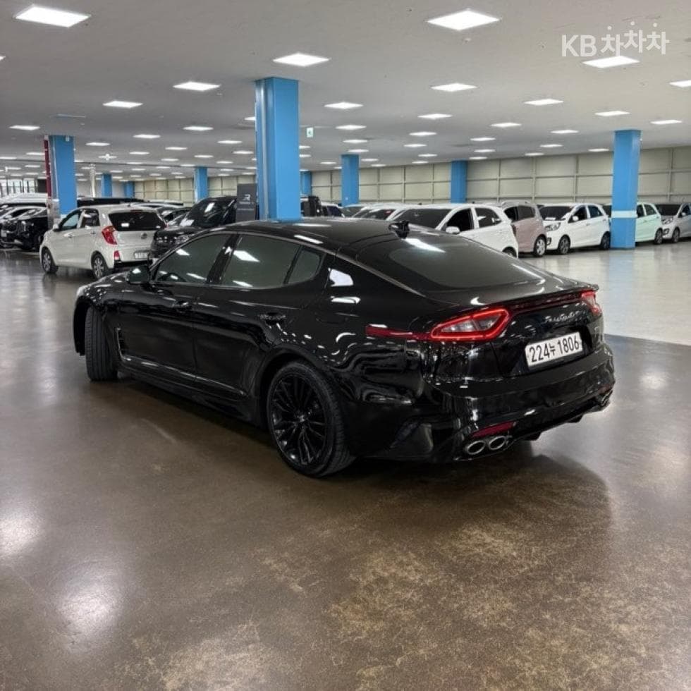 Kia Stinger2.0 Turbo 4WD 플래티넘 - 4
