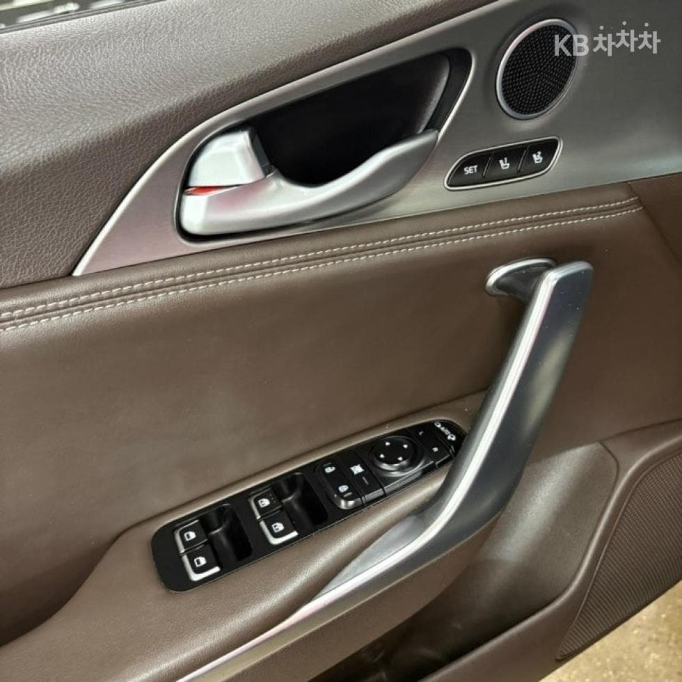 Kia Stinger2.0 Turbo 4WD 플래티넘 - 14