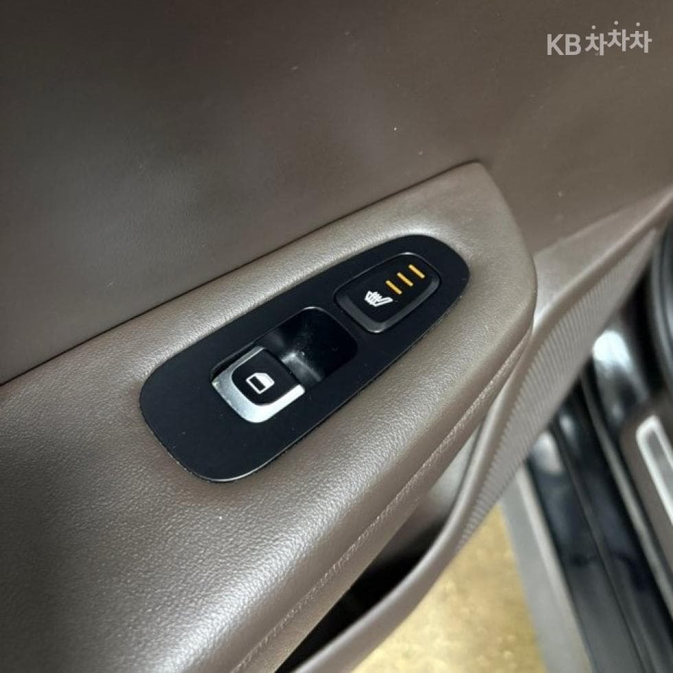 Kia Stinger2.0 Turbo 4WD 플래티넘 - 16