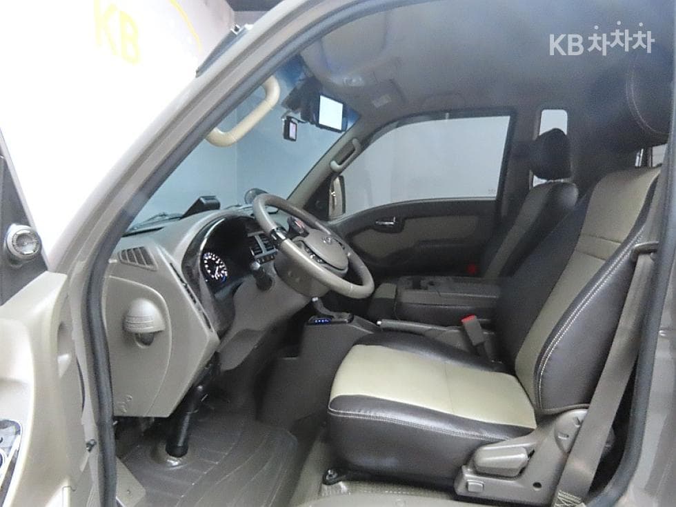 Хюндай Porter 2Удължено междуосие Super Cab CRDi Premium - 9