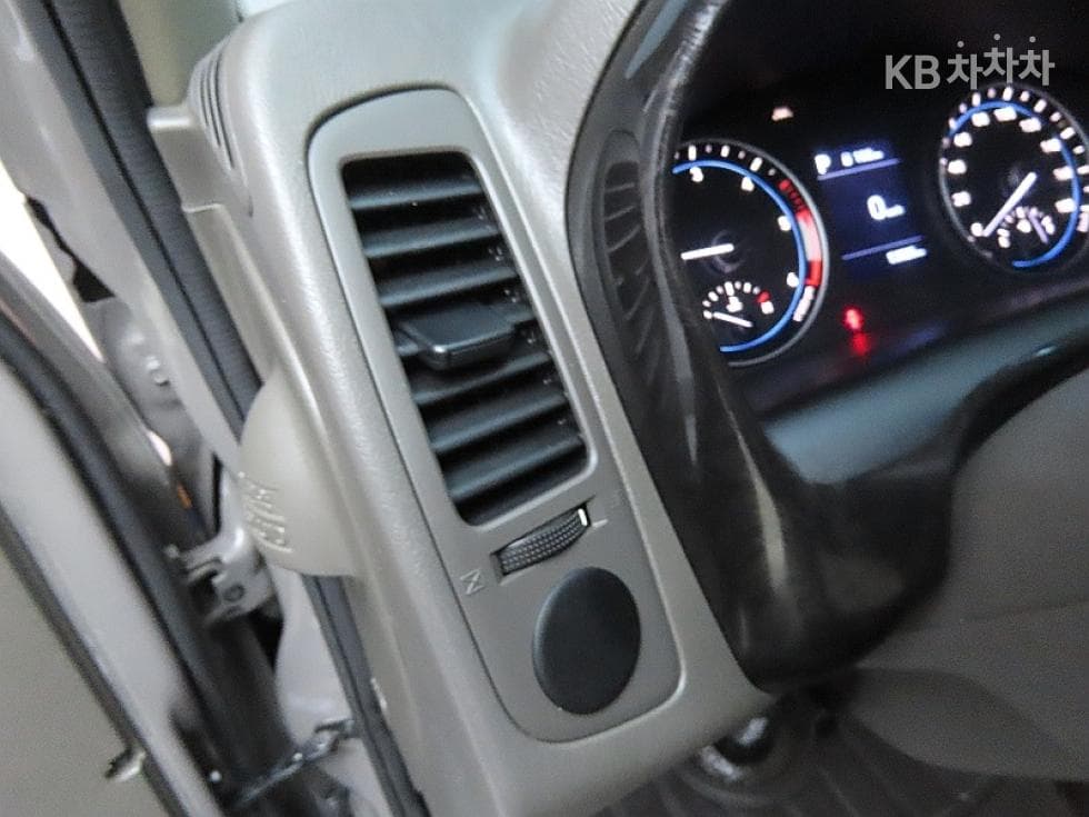 Хюндай Porter 2Удължено междуосие Super Cab CRDi Premium - 10