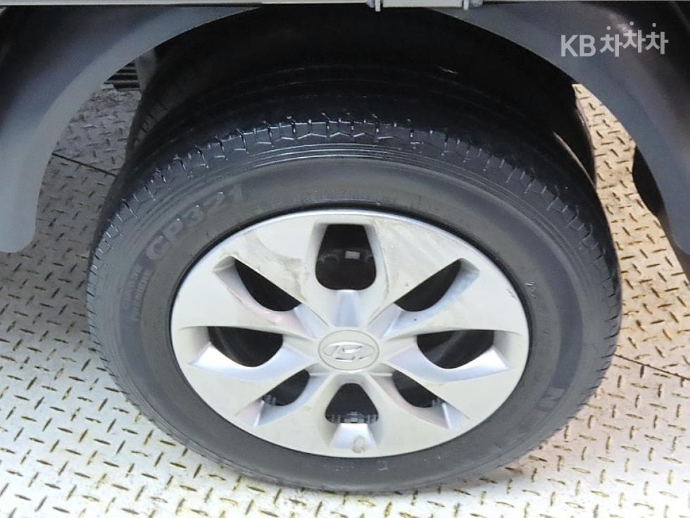 Хюндай Porter 2Удължено междуосие Super Cab CRDi Premium - 19